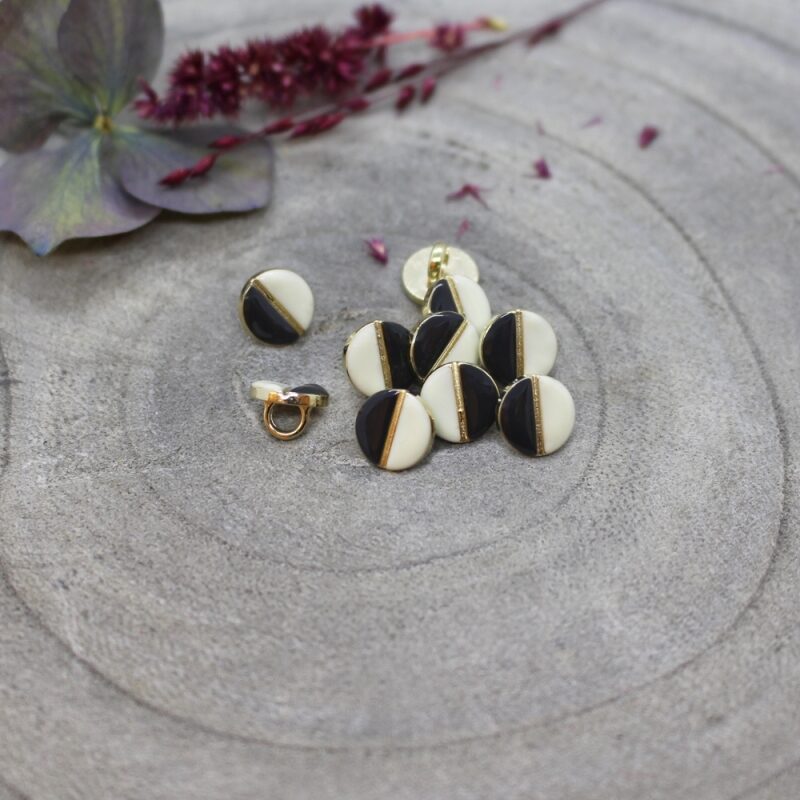 wink-buttons-off-white-night