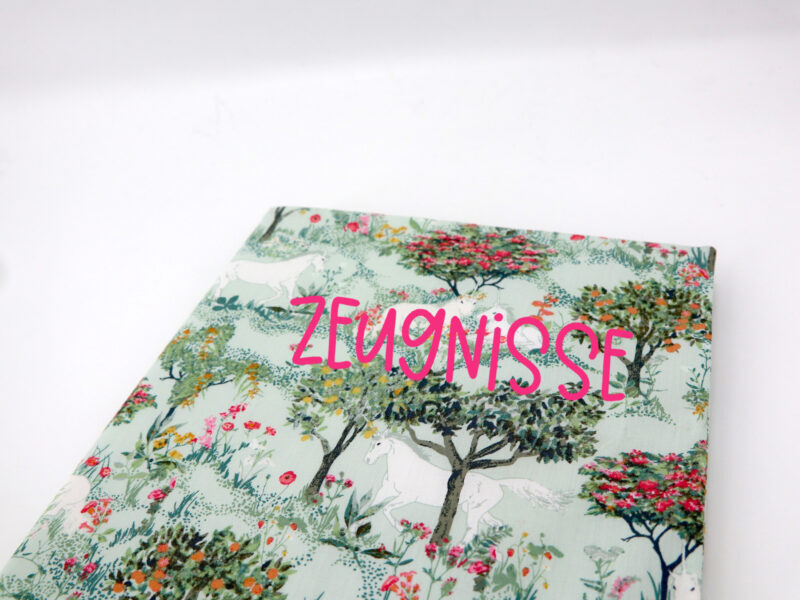 Zeugnismappe_mit_Namen_Einhörner